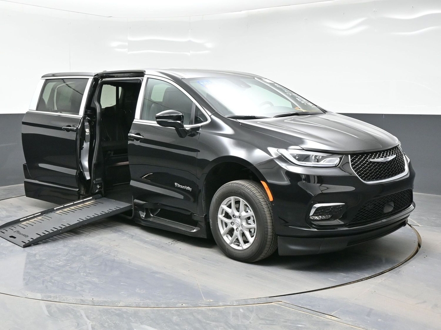 Black Chrysler Pacifica with Side Entry Automatic Fold Out ramp