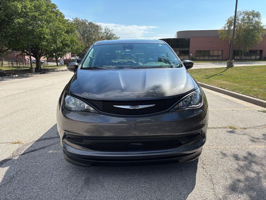 Used 2022 Chrysler Voyager LX - BraunAbility Side Entry Entry Fold Out Automatic Ramp