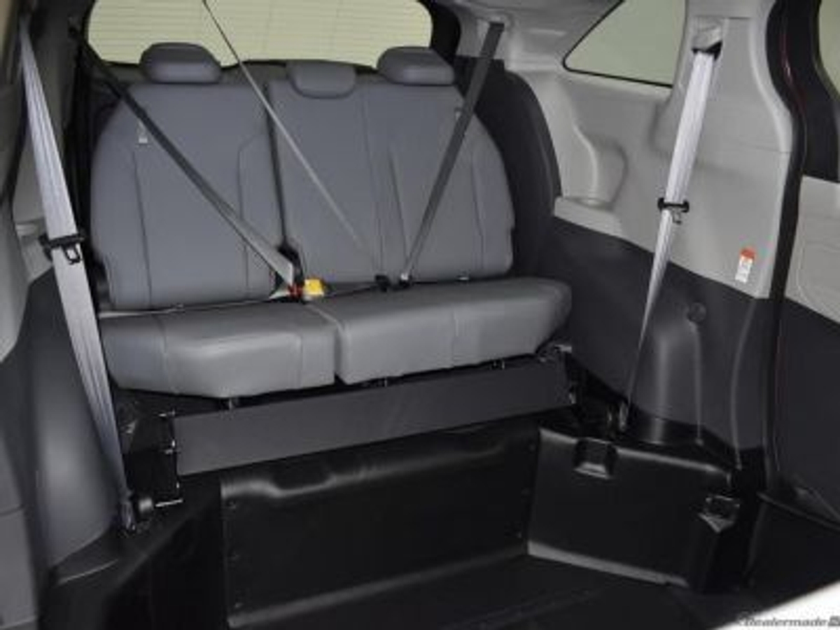 2021 TOYOTA SIENNA - Image 10