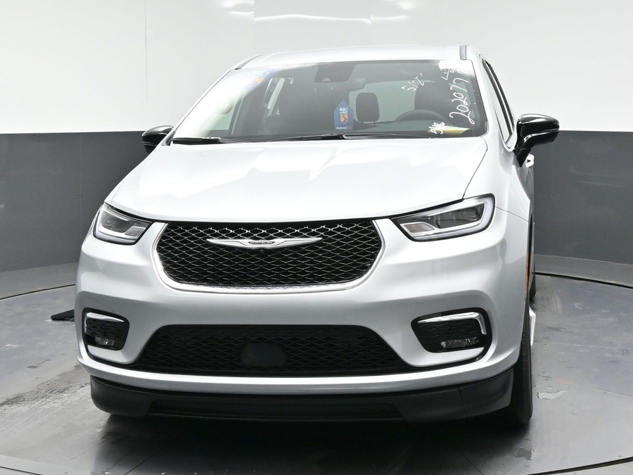 New 2026 Chrysler Pacifica Select Safety - BraunAbility Side Entry Entry Fold Out Automatic Ramp