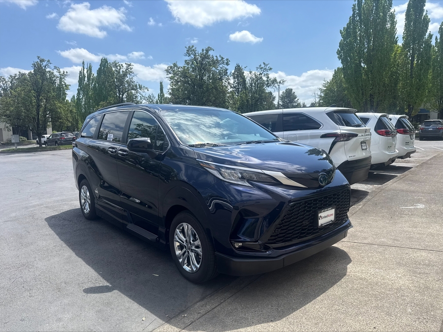Used 2023 Toyota Sienna Hybrid XSE Sport - VMI Side Entry Entry In Floor Automatic Ramp
