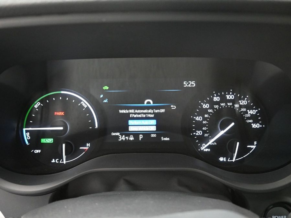 Black Toyota Sienna image number 19