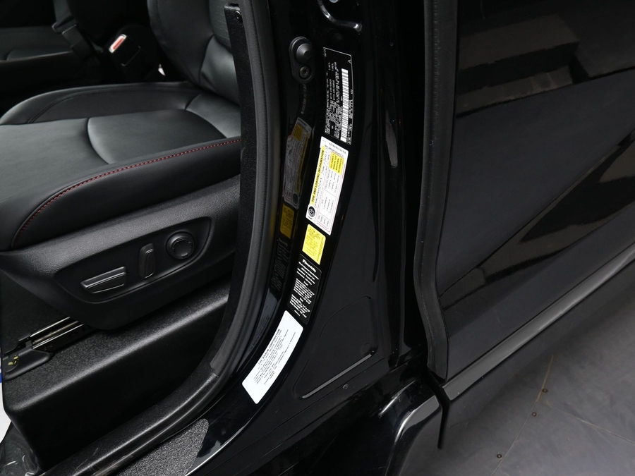 Black Toyota Sienna image number 20