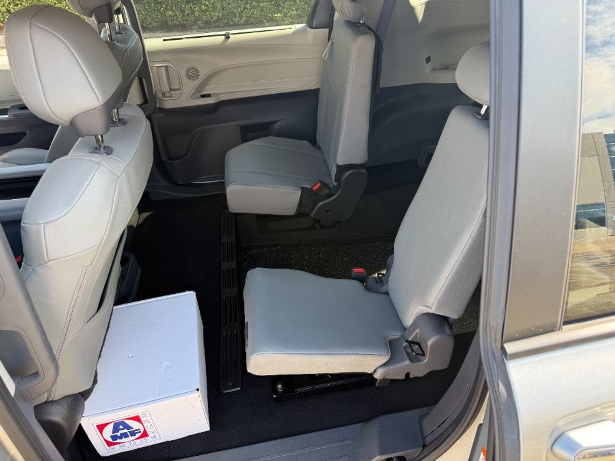 2024 TOYOTA SIENNA - Image 11