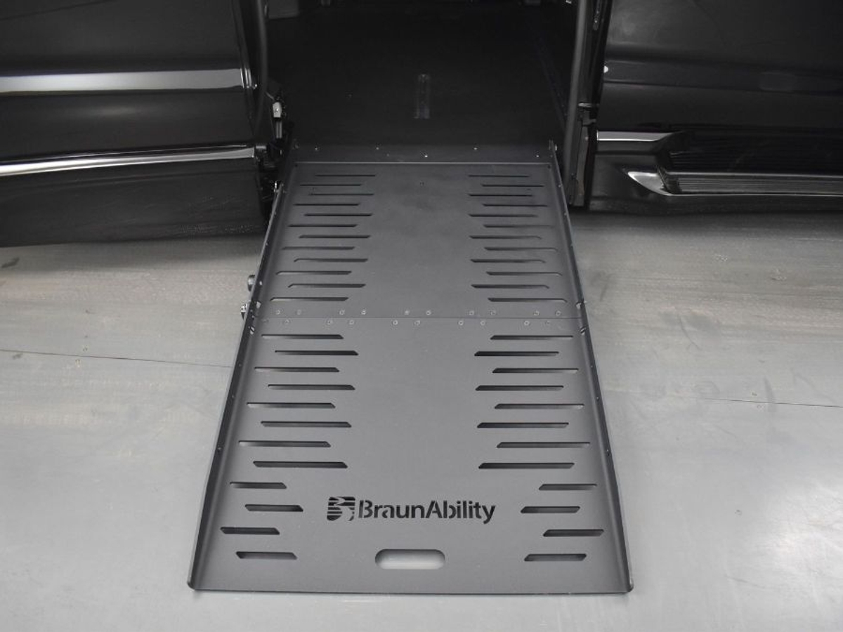 2025 CHRYSLER PACIFICA - Image 11