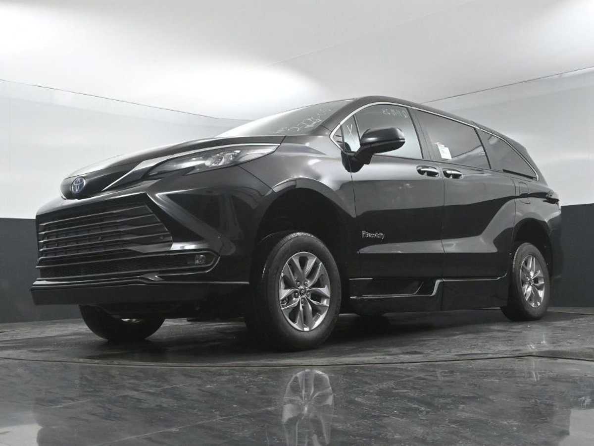 2025 TOYOTA SIENNA - Image 20