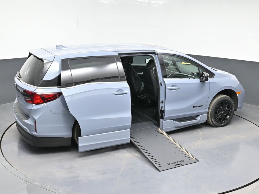 New 2026 Honda Odyssey Sport - BraunAbility Side Entry Entry In Floor Automatic Ramp