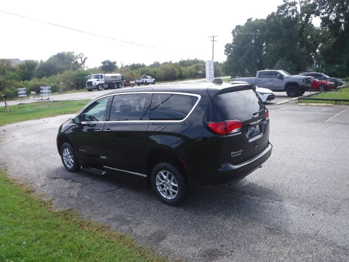 2023 CHRYSLER VOYAGER - Image 7