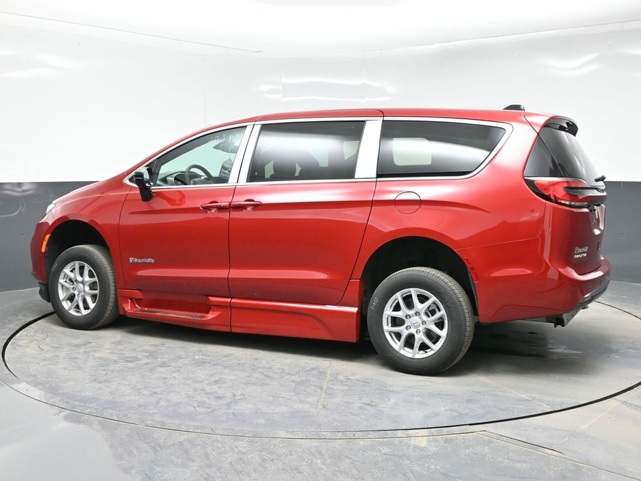 Red Chrysler Pacifica image number 3