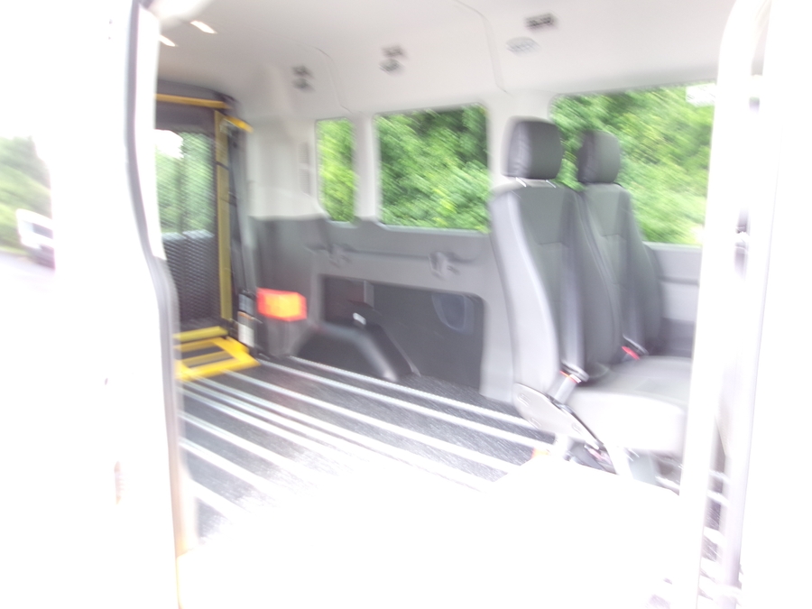 White Ford T350 image number 9
