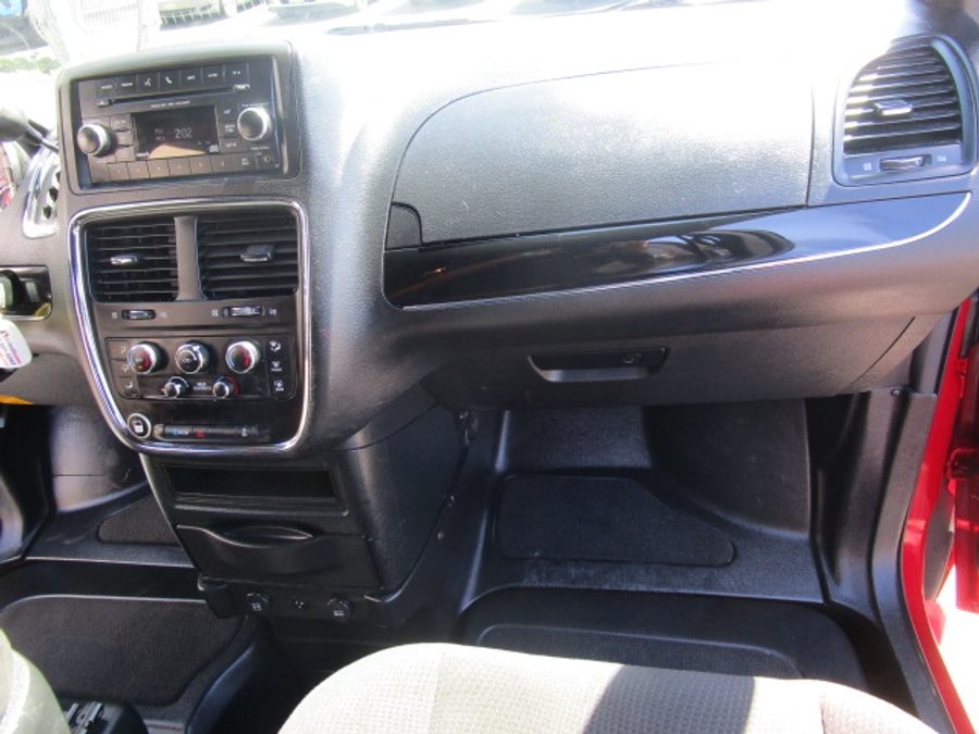 Used 2015 Dodge Grand Caravan SE - BraunAbility Side Entry Entry Fold Out Automatic Ramp