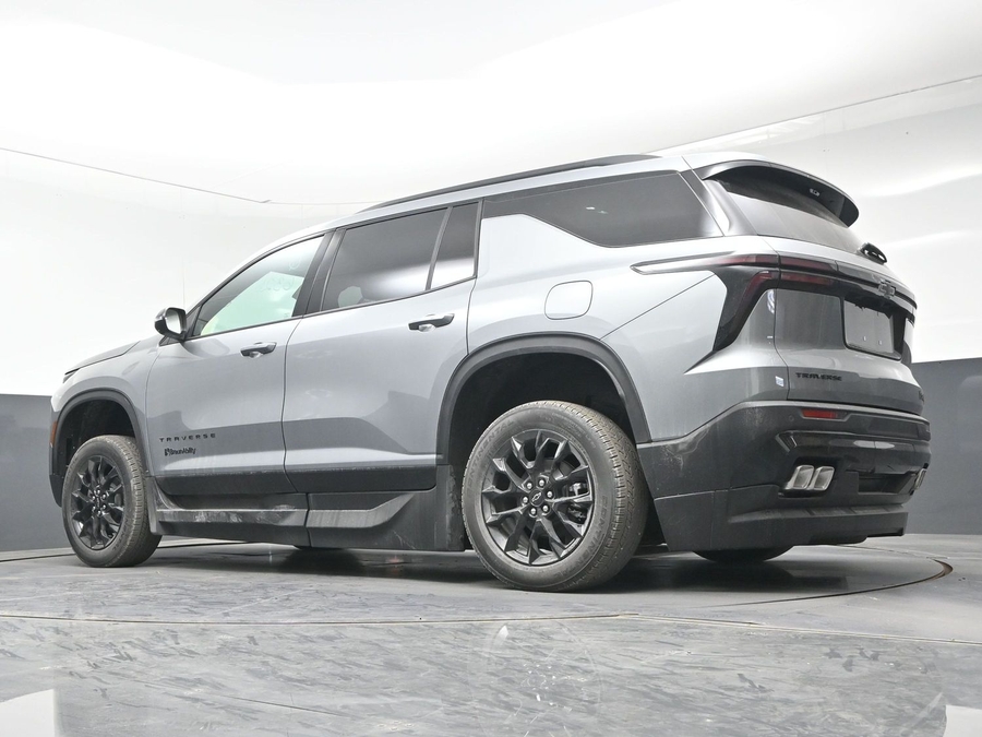 New 2026 Chevrolet Traverse 1LT Midnight Edition - BraunAbility Side Entry Entry In Floor Automatic Ramp