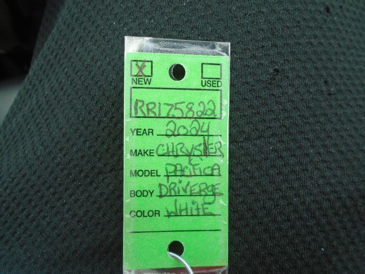 2024 CHRYSLER PACIFICA - Image 16