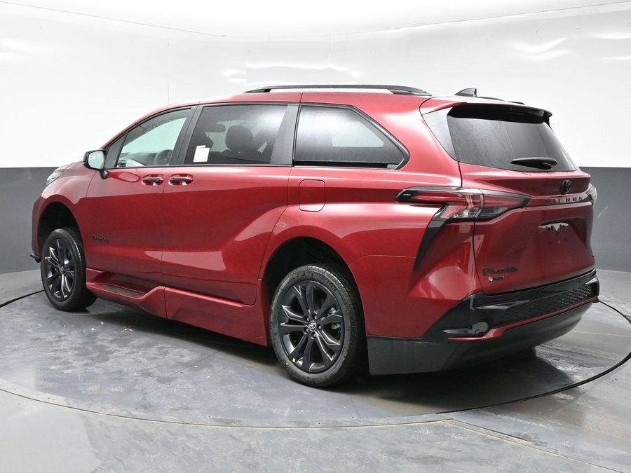 New 2026 Toyota Sienna Hybrid XSE Sport - BraunAbility Side Entry Entry Fold Out Automatic Ramp