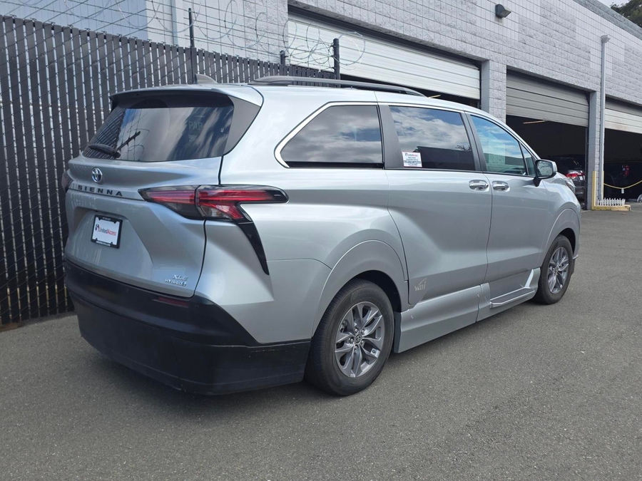 Used 2022 Toyota Sienna Hybrid XLE - VMI Side Entry Entry In Floor Automatic Ramp