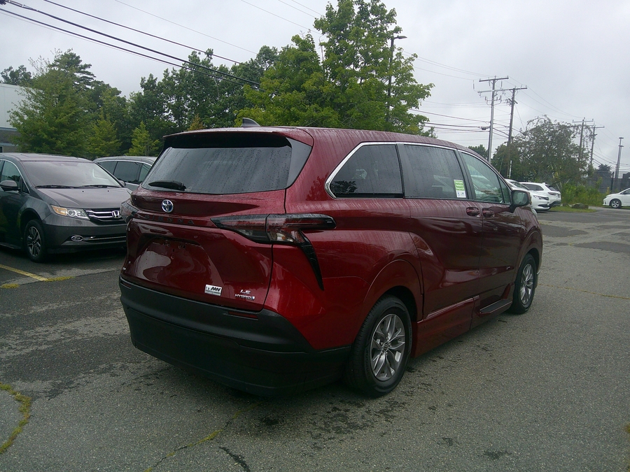 2022 Toyota Sienna LE - Photo 10