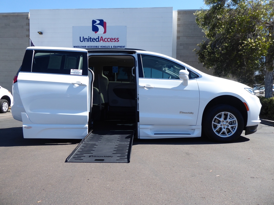 Used 2022 Chrysler Pacifica Touring L - BraunAbility Side Entry Fold Out Automatic Ramp