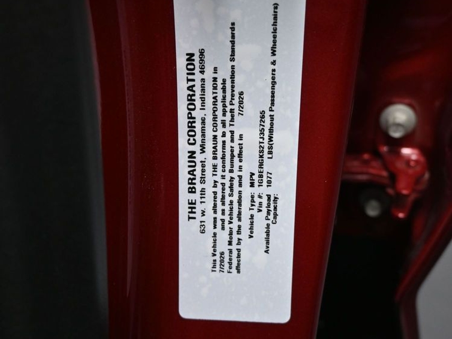 New 2026 Chevrolet Traverse 1LT Midnight - BraunAbility Side Entry In Floor Automatic Ramp