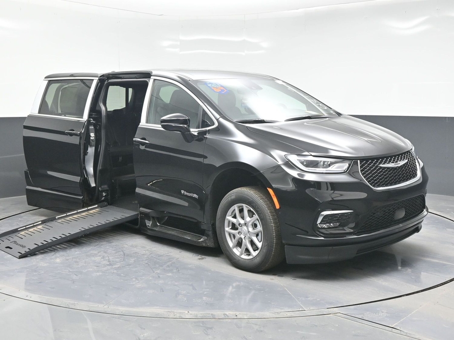Black Chrysler Pacifica with Side Entry Automatic Fold Out ramp