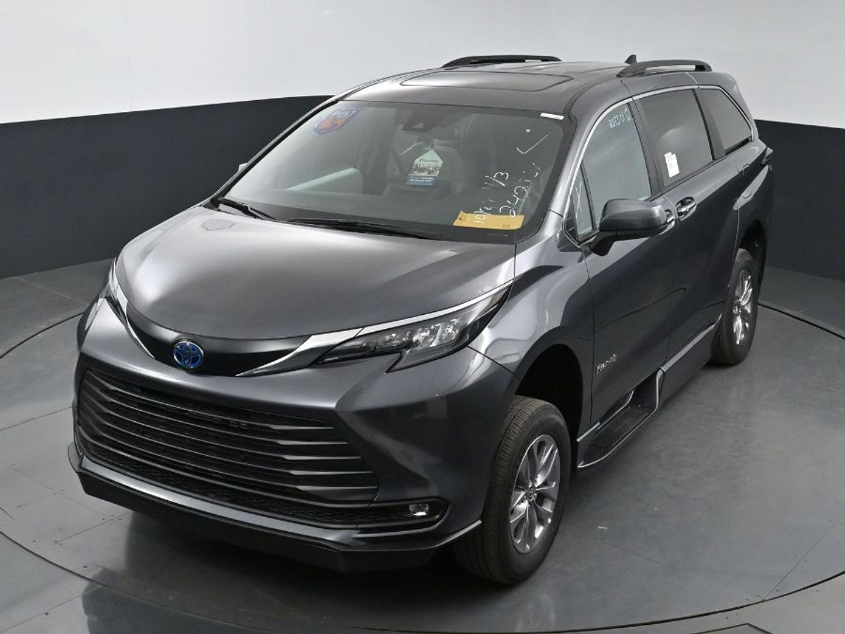 2025 TOYOTA SIENNA - Image 23