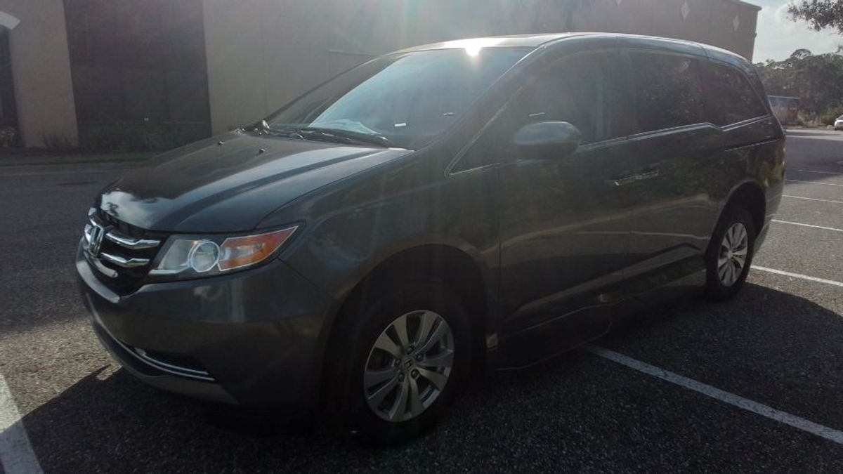 2015 Honda Odyssey EX-L's photo