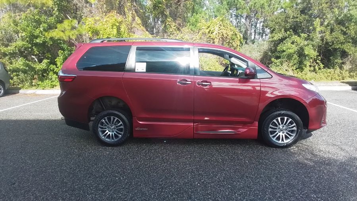 2019 TOYOTA SIENNA - Image 12