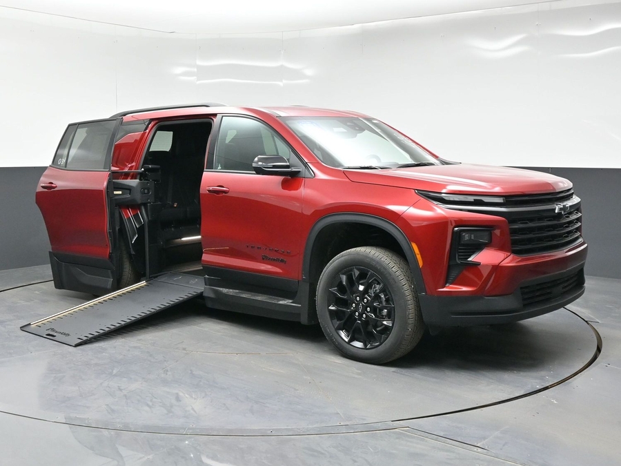 New 2026 Chevrolet Traverse 1LT Midnight - BraunAbility Side Entry In Floor Automatic Ramp
