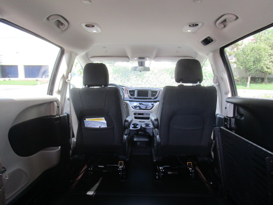 Used 2022 Chrysler Voyager LX - BraunAbility Side Entry Fold Out Automatic Ramp