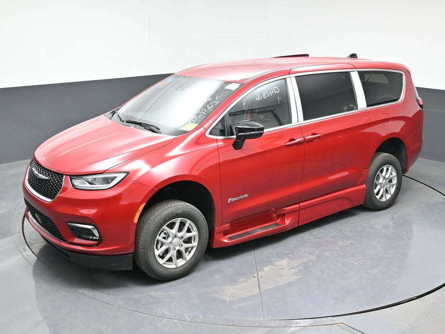 Red Chrysler Pacifica image number 20