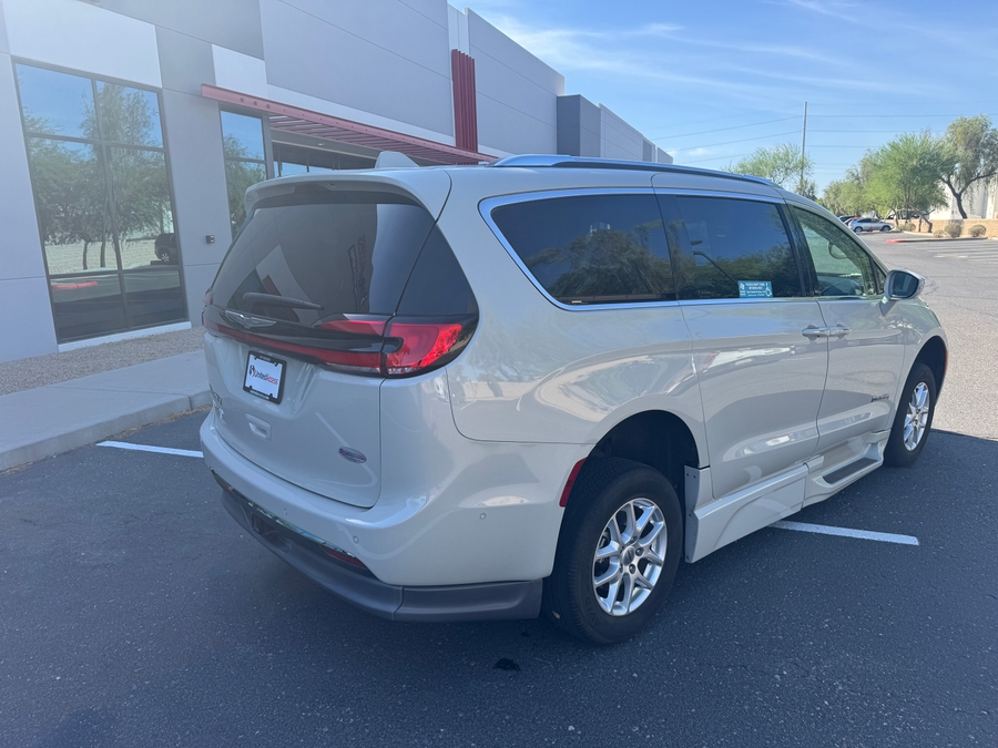 Used 2021 Chrysler Pacifica Touring L - BraunAbility Side Entry Fold Out Automatic Ramp