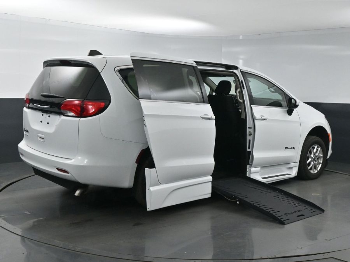 2023 CHRYSLER VOYAGER - Image 7