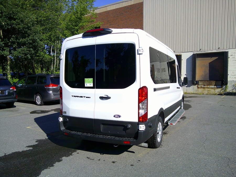 White Ford T350 image number 11