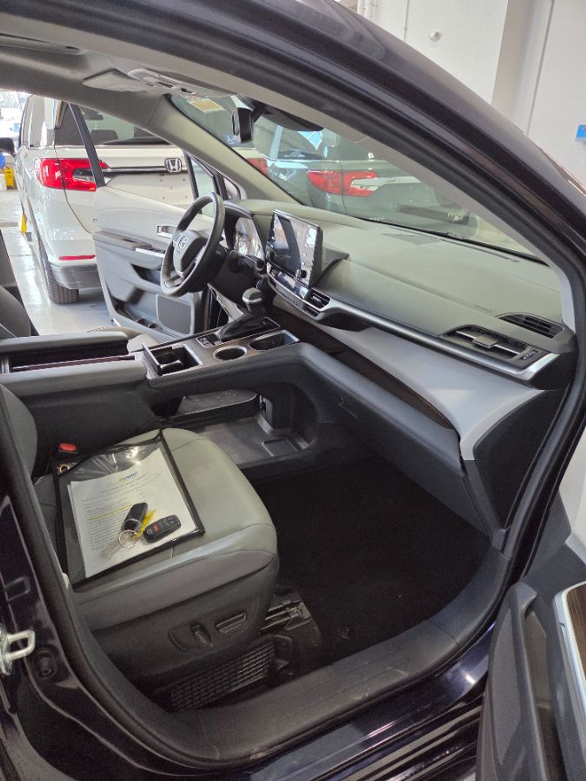 2024 TOYOTA SIENNA - Image 7