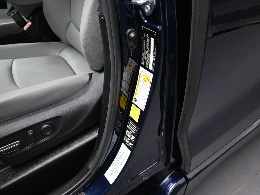 New 2026 Toyota Sienna Hybrid XLE Add - BraunAbility Side Entry Entry In Floor Automatic Ramp
