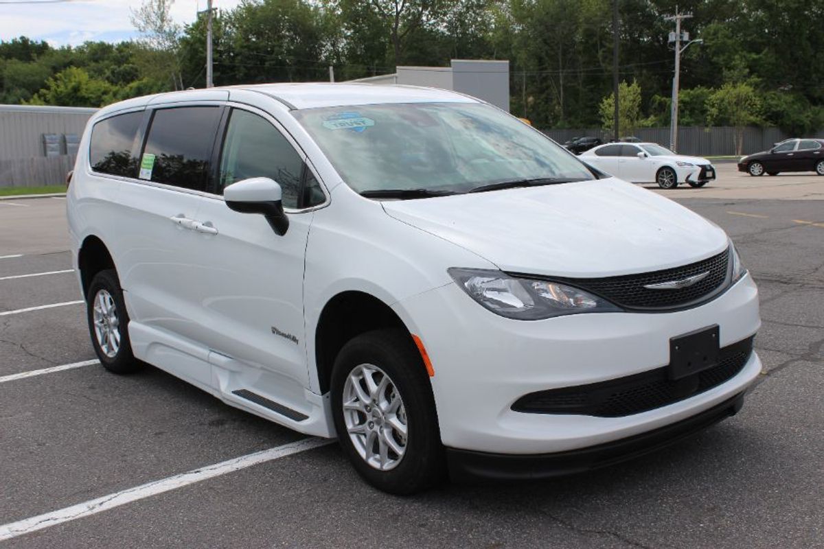 2023 CHRYSLER VOYAGER - Image 9