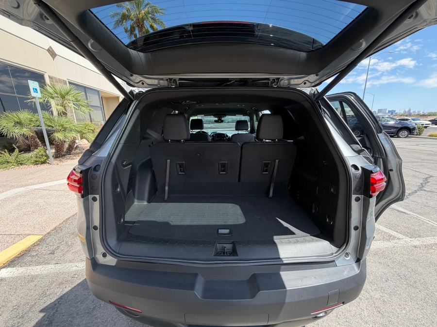 Used 2023 Chevrolet Traverse 2LT - BraunAbility Side Entry In Floor Automatic Ramp