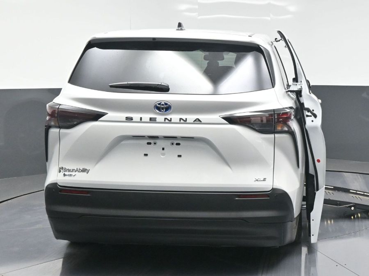 2025 TOYOTA SIENNA - Image 7