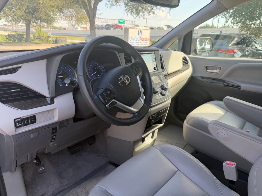 Used 2020 Toyota Sienna XLE - VMI Side Entry In Floor Automatic Ramp