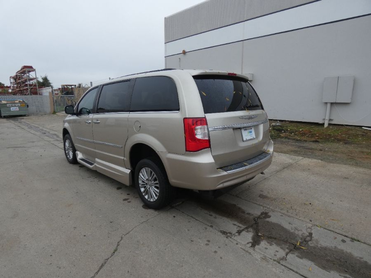 2015 CHRYSLER TOWN AND COUNTRY - Image 7