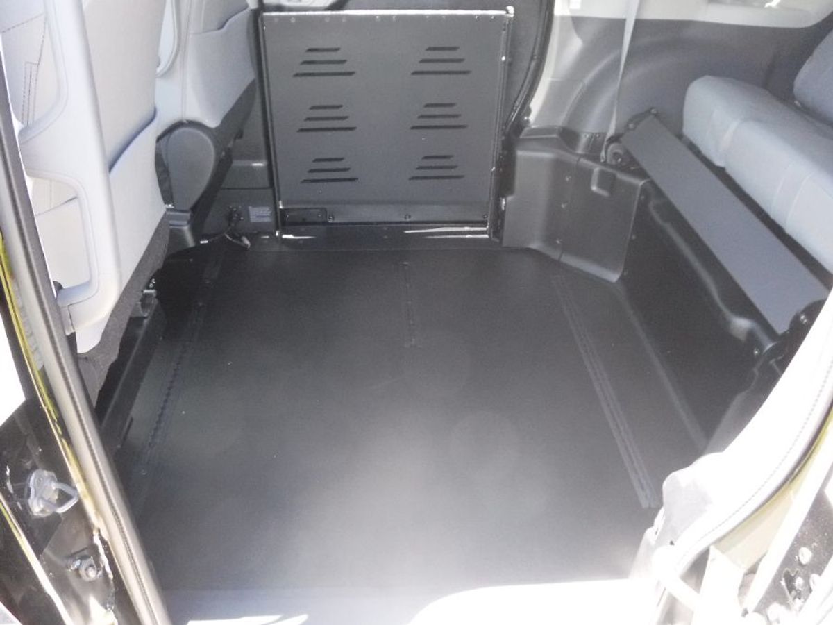 Black Toyota Sienna image number 17