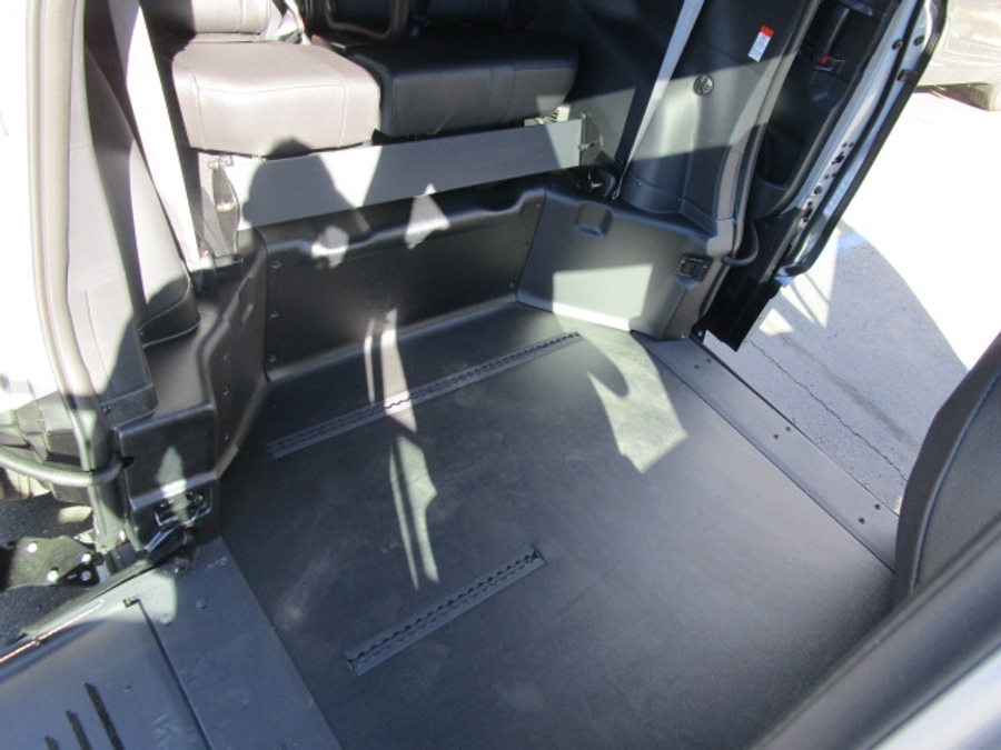 New 2025 Toyota Sienna Hybrid XSE Sport - BraunAbility Side Entry Entry Fold Out Automatic Ramp