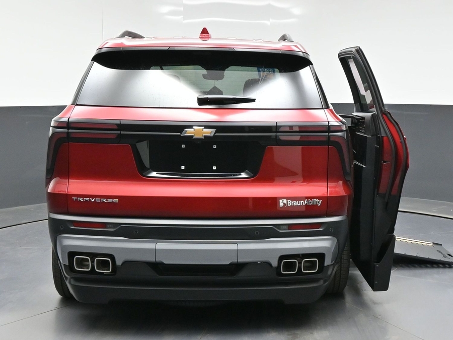 New 2026 Chevrolet Traverse 1LT - BraunAbility Side Entry In Floor Automatic Ramp