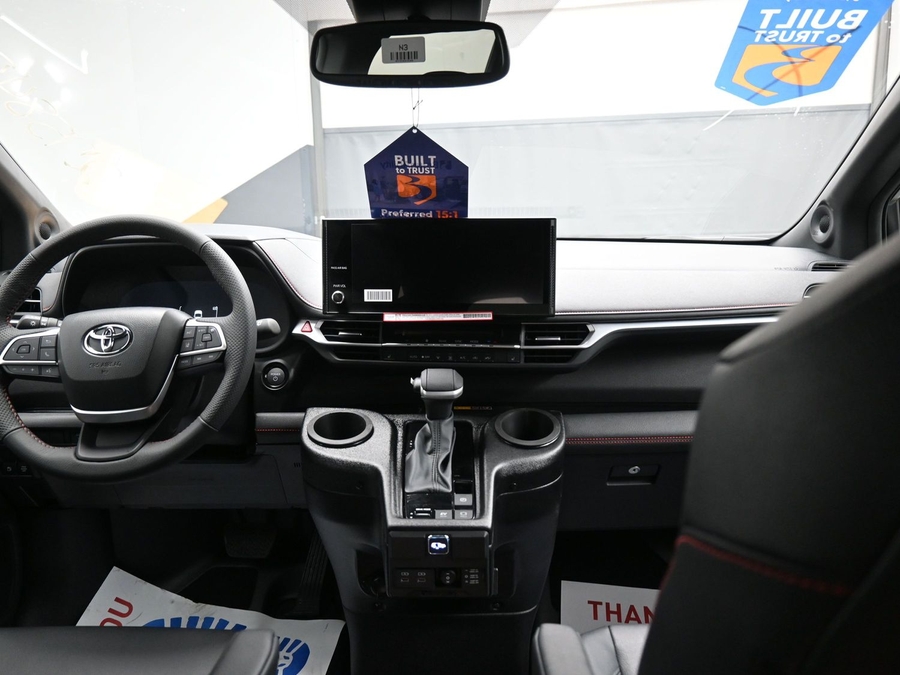 New 2025 Toyota Sienna Hybrid XSE Sport - BraunAbility Side Entry Entry Fold Out Automatic Ramp