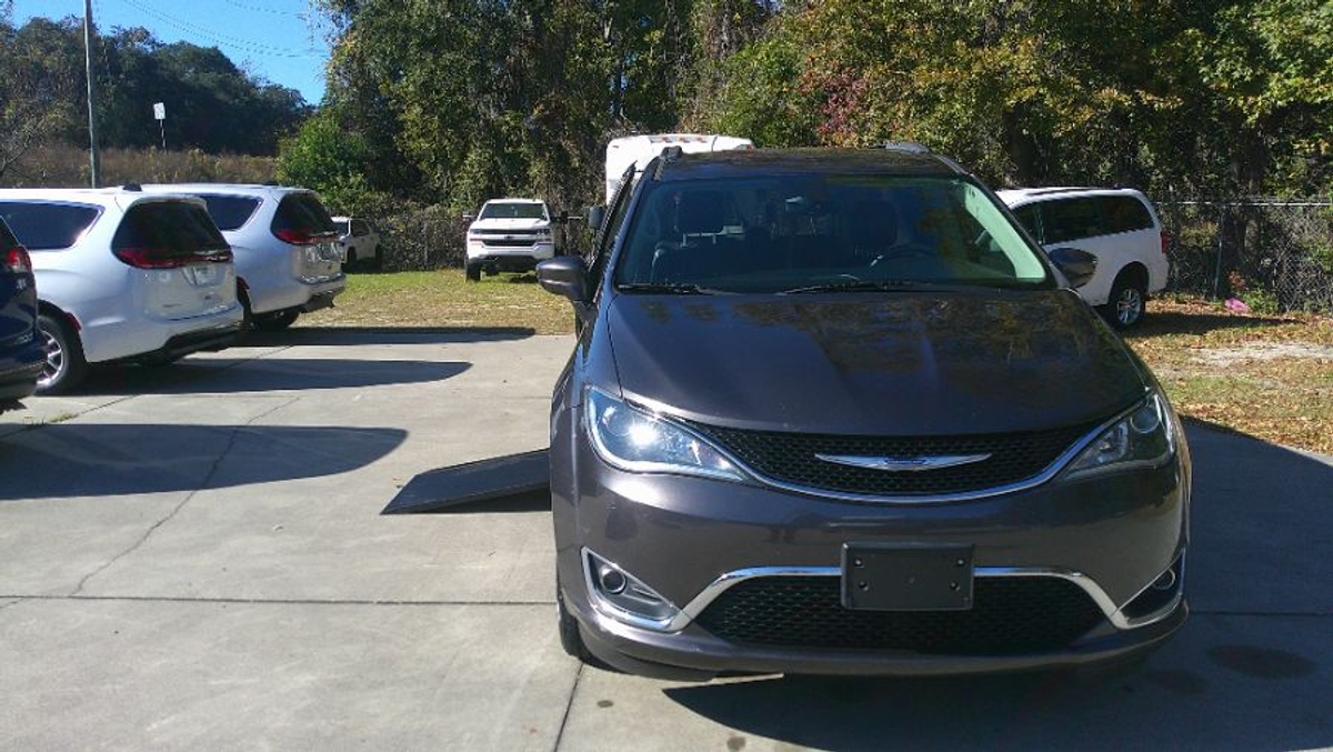 2023 CHRYSLER PACIFICA - Image 2