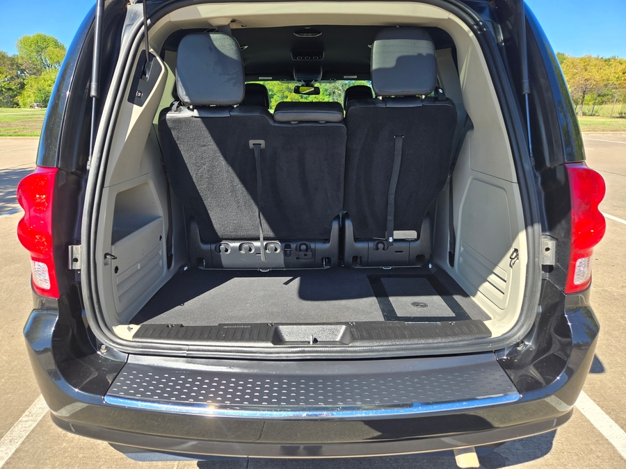 Used 2020 Dodge Grand Caravan SXT - BraunAbility Side Entry Fold Out Automatic Ramp