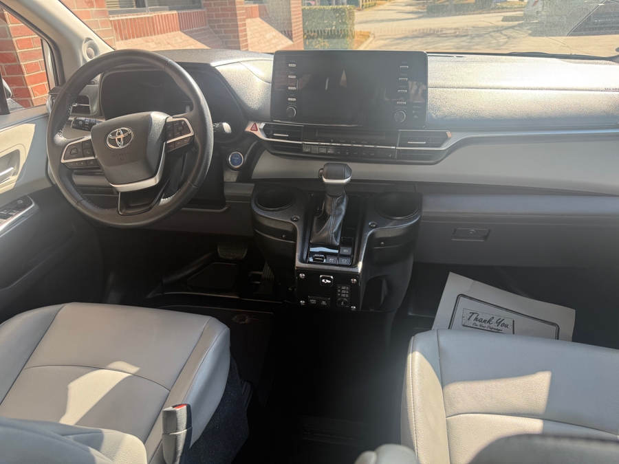 Used 2022 Toyota Sienna Hybrid XLE Base - BraunAbility Side Entry Entry Fold Out Automatic Ramp