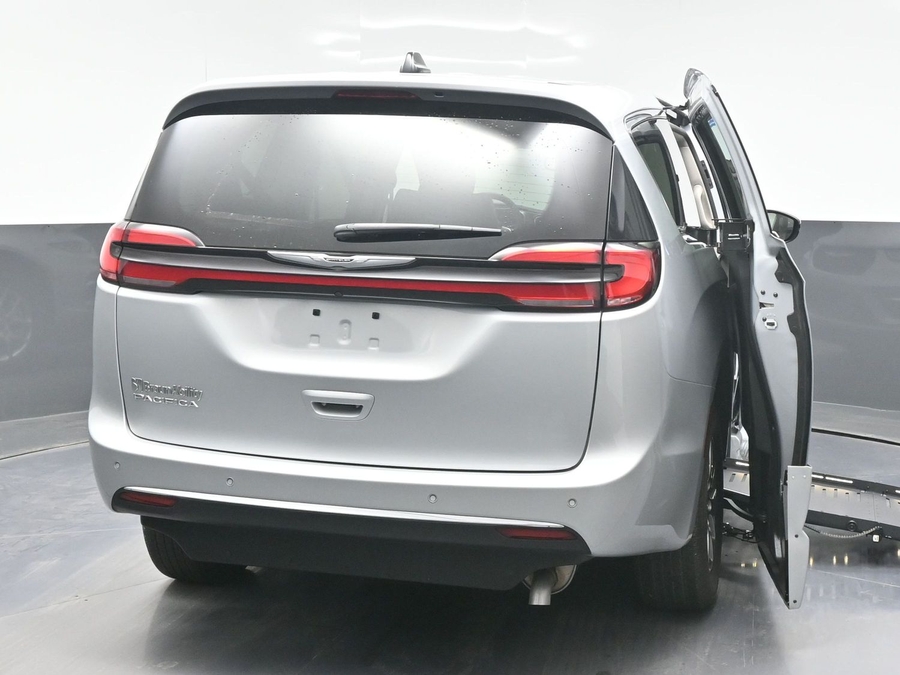Used 2024 Chrysler Pacifica Touring L - BraunAbility Side Entry Entry Fold Out Automatic Ramp