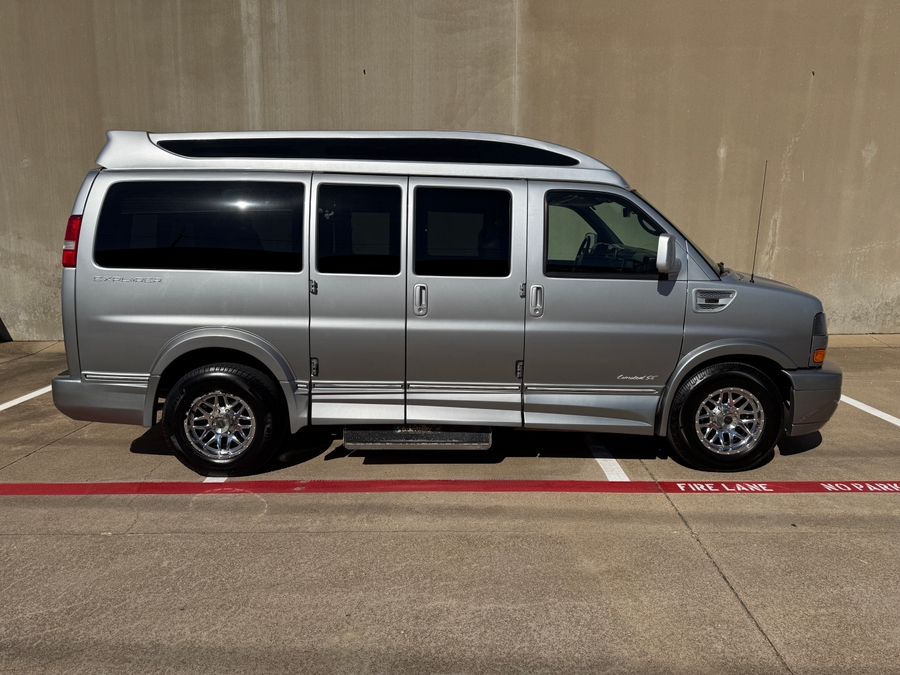 Used 2015 GMC Savana Explorer - Side Entry Entry Lift Automatic Ramp