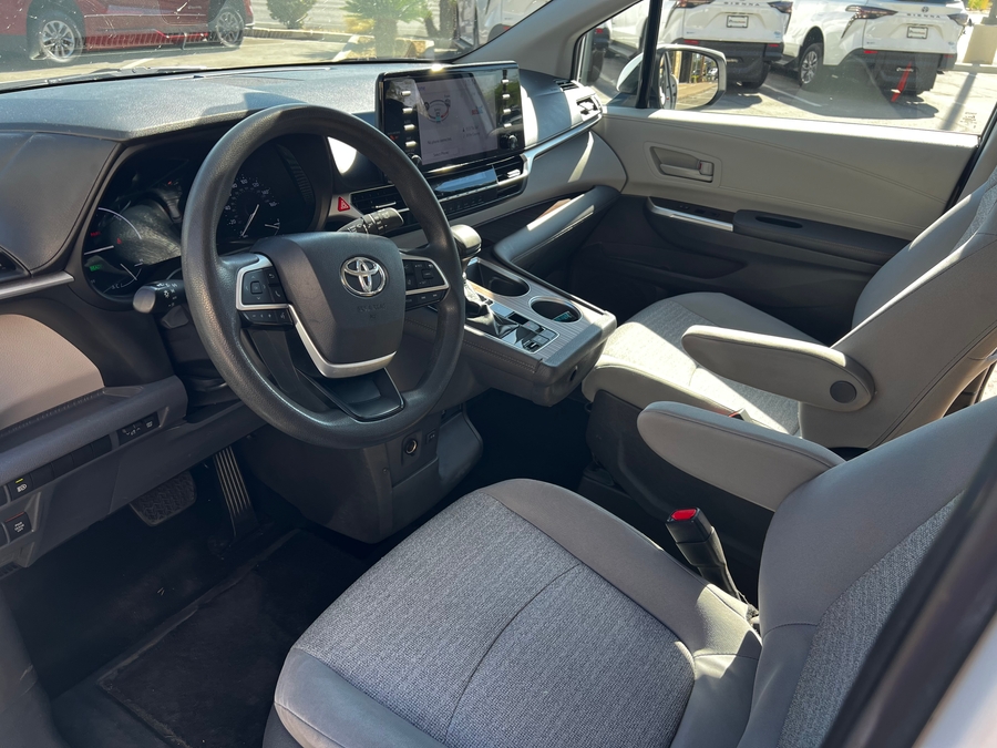 Used 2021 Toyota Sienna Hybrid LE - Vantage Mobility Commercial Side Entry Entry In Floor Manual Ramp