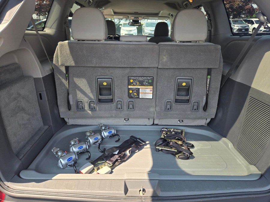 Used 2020 Toyota Sienna XLE - VMI Side Entry In Floor Automatic Ramp